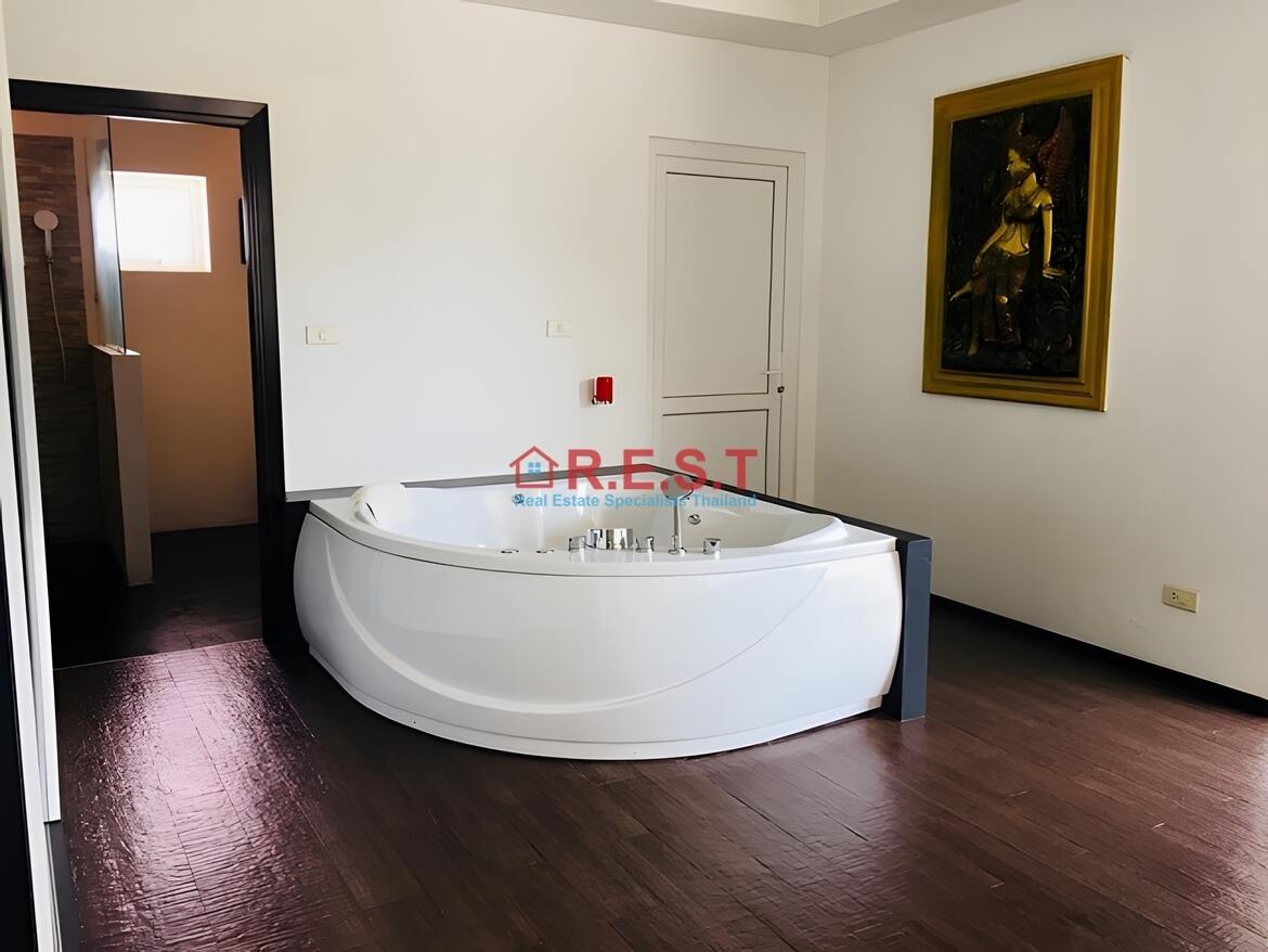 Baan Ampur 4 bedroom, 4 bathroom House For sale