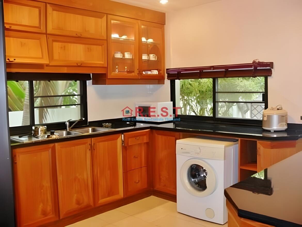 Central Pattaya 3 bedroom, 3 bathroom House For rent (10)