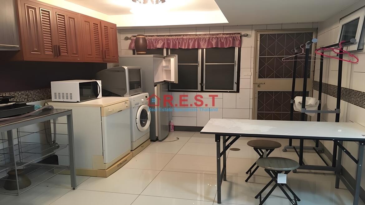 Central Pattaya 3 bedroom, 4 bathroom House For rent (4)