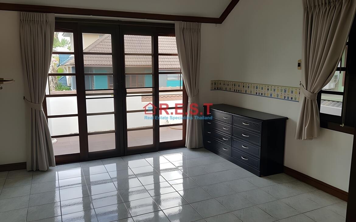 Central Pattaya 4 bedroom, 3 bathroom House For rent (10)