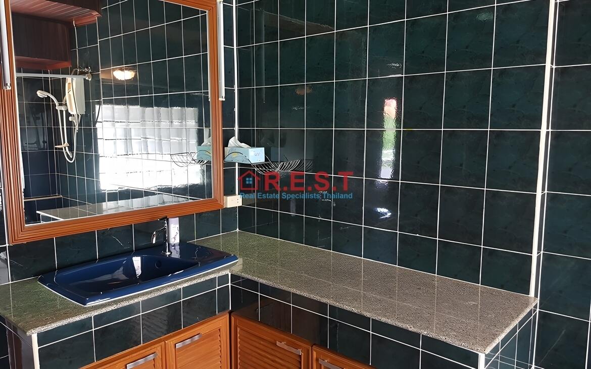 Central Pattaya 4 bedroom, 3 bathroom House For rent (11)
