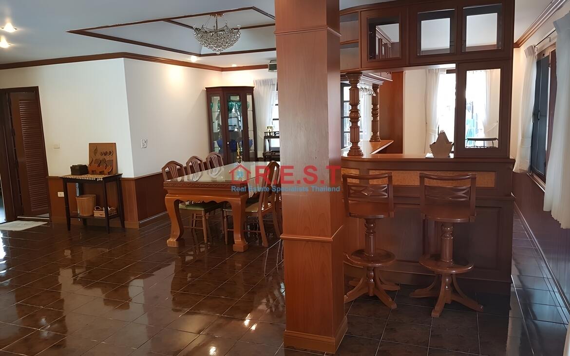 Central Pattaya 4 bedroom, 3 bathroom House For rent (5)