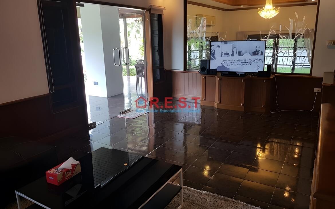 Central Pattaya 4 bedroom, 3 bathroom House For rent (6)