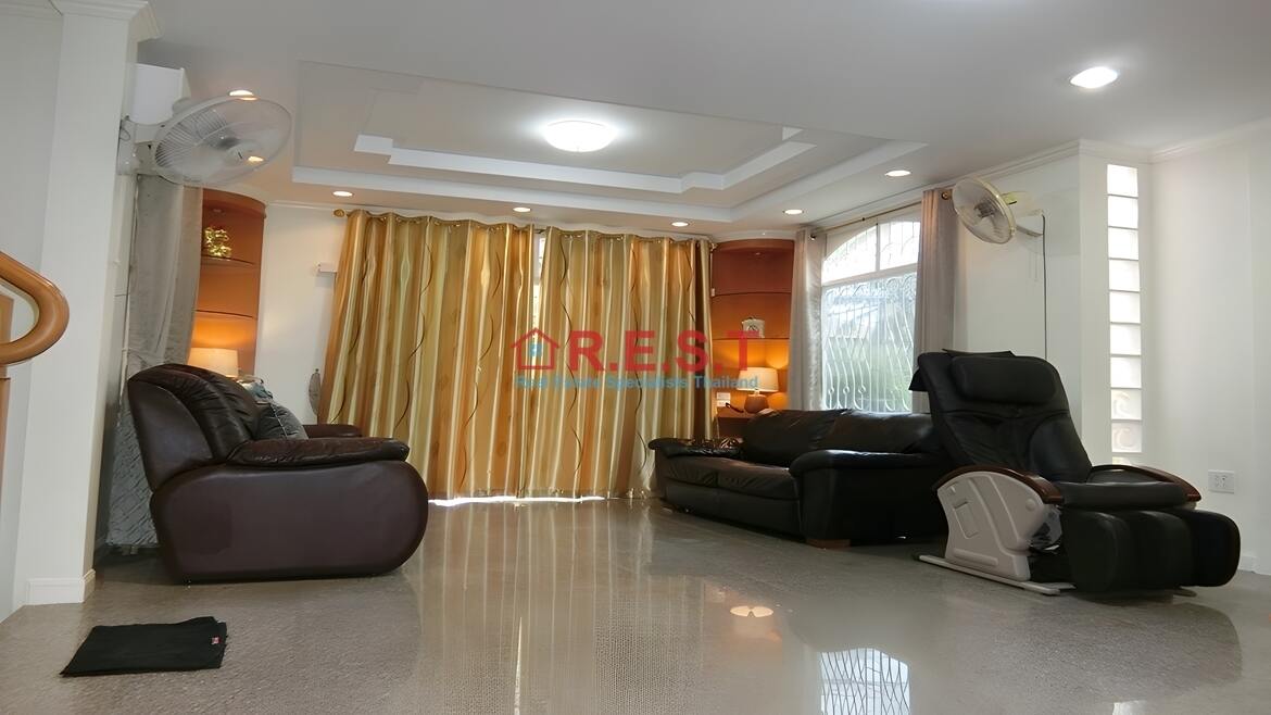 Central Pattaya 4 bedroom, 3 bathroom House For rent (11)