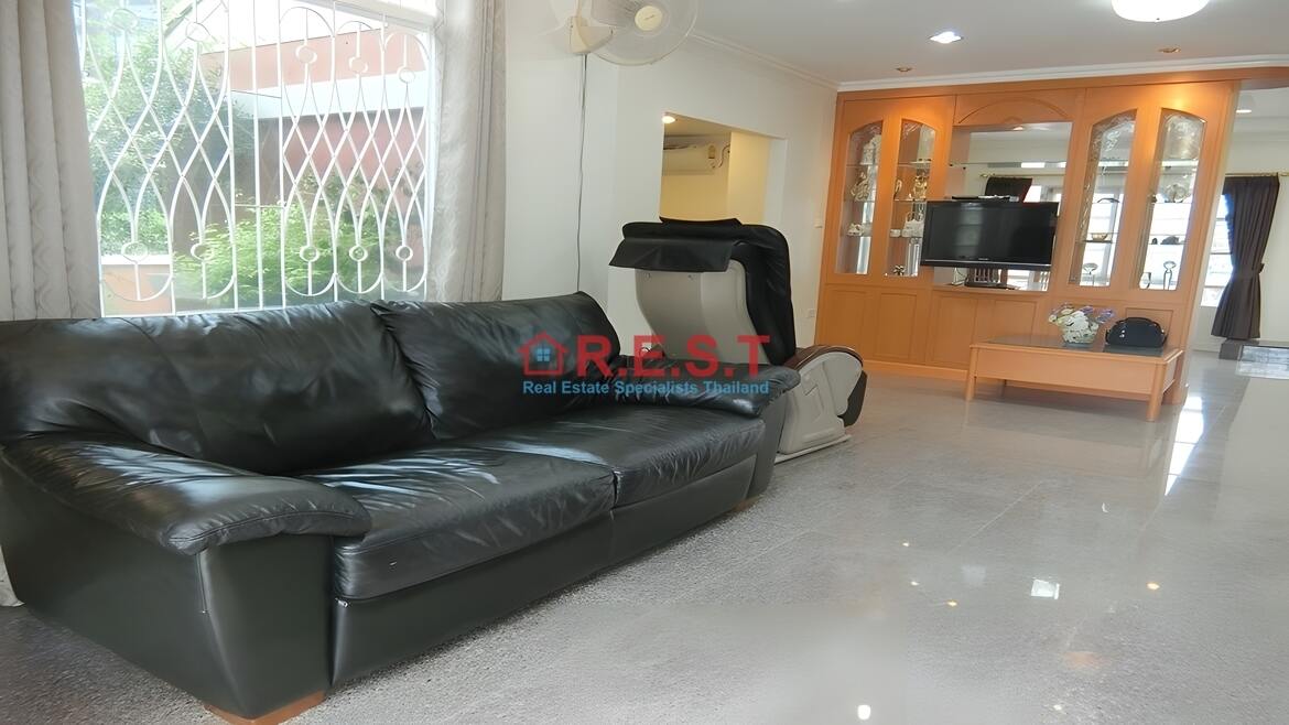 Central Pattaya 4 bedroom, 3 bathroom House For rent (8)
