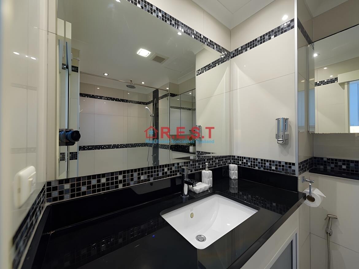 Picture of Central Pattaya 1 bathroom Condo For sale