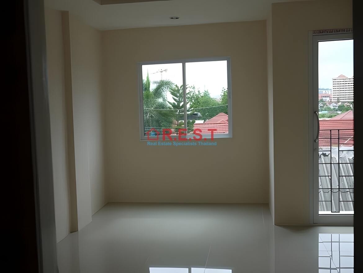 East Pattaya 2 bedroom, 3 bathroom House For sale (2)