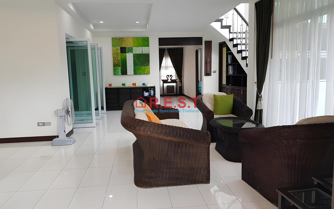 East Pattaya 3 bedroom, 4 bathroom House For rent (2)