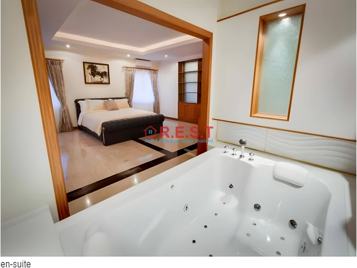 Pratamnak 4 bedroom, 4 bathroom Condo For sale (4)
