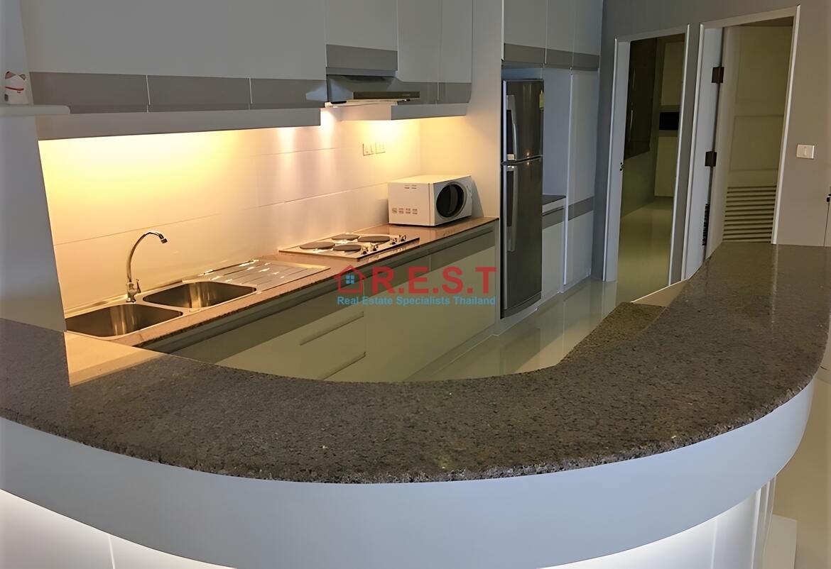 Wongamat 3 bedroom, 2 bathroom Condo For rent (9)