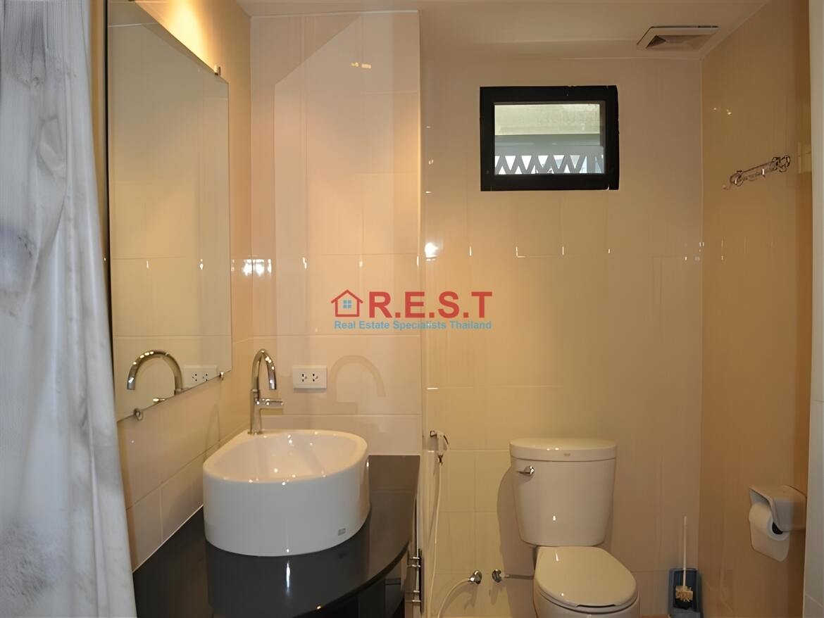 Wongamat 1 bathroom Condo For rent (2)