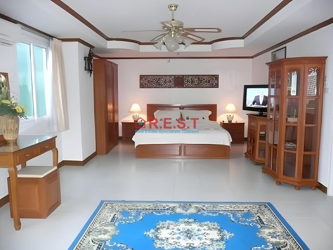 Wongamat 1 bedroom, 1 bathroom Condo For rent